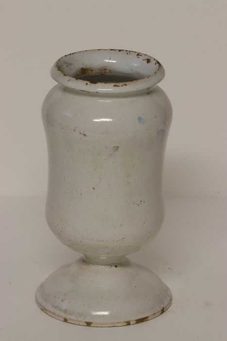 pot à pharmacie
