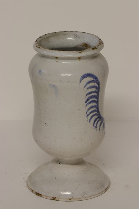 pot à pharmacie