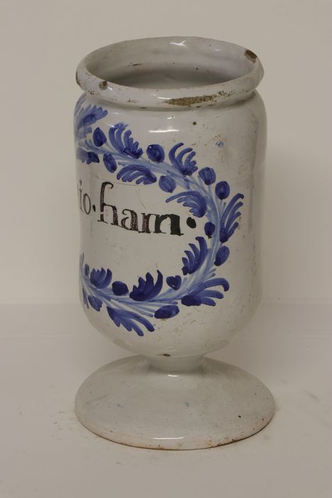 pot à pharmacie
