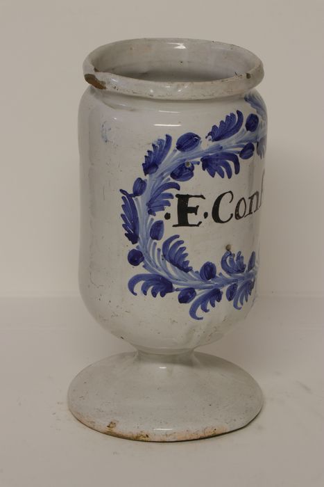 pot à pharmacie