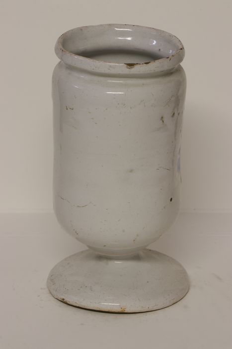 pot à pharmacie