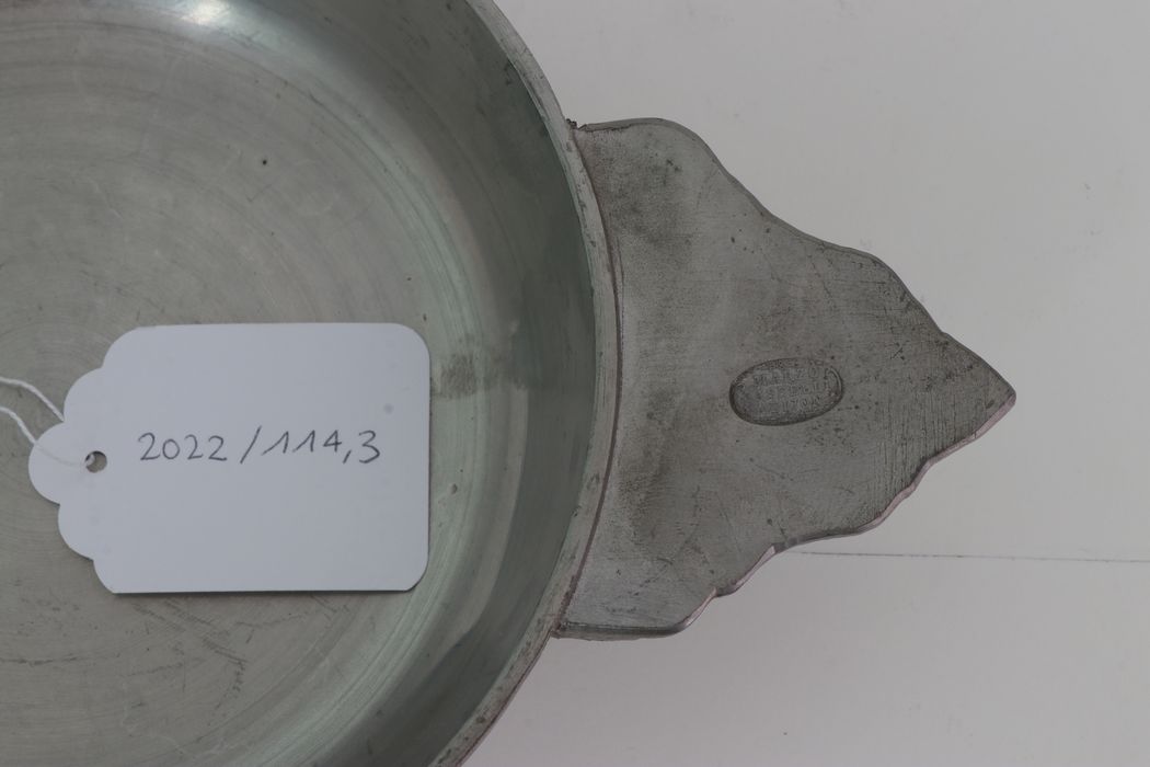 écuelle à oreilles