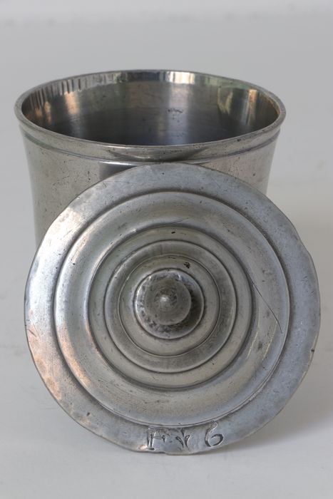 gobelet à couvercle