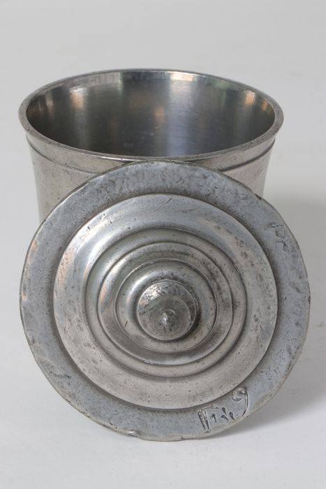 Gobelet à couvercle