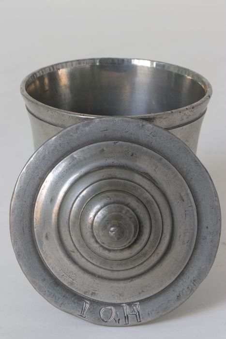 Gobelet à couvercle