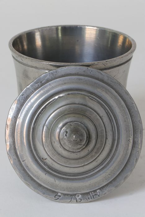gobelet à couvercle