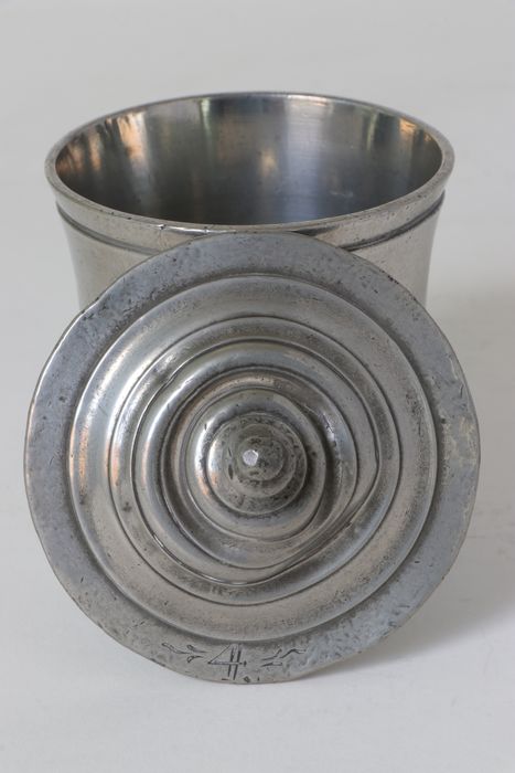 gobelet à couvercle