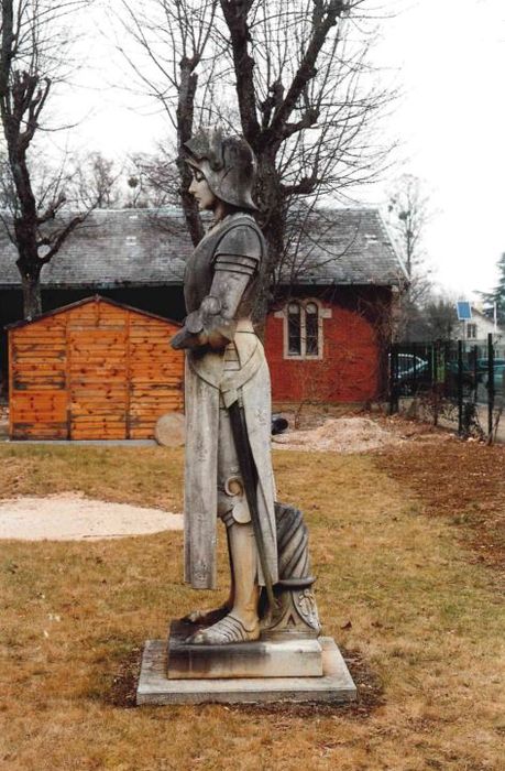 statue : Jeanne d'Arc, profil droit