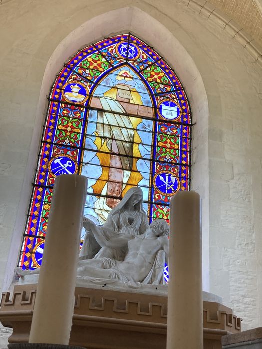groupe sculpté : Vierge de Calvaire, vue partielle