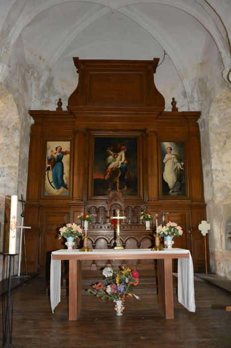 autel, gradin d'autel, tabernacle à ailes, retable architecturé, tableau d'autel : la Descente de croix, 2 tableaux : la Foi et l'Espérance (maître-autel), vue générale