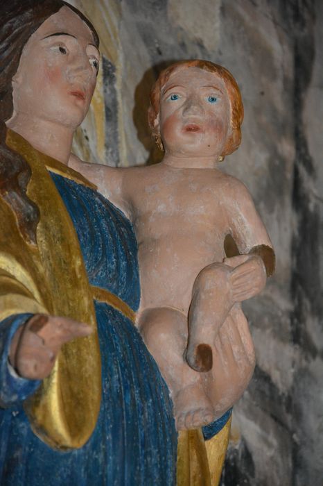 statue : Vierge à l'Enfant, vue partielle