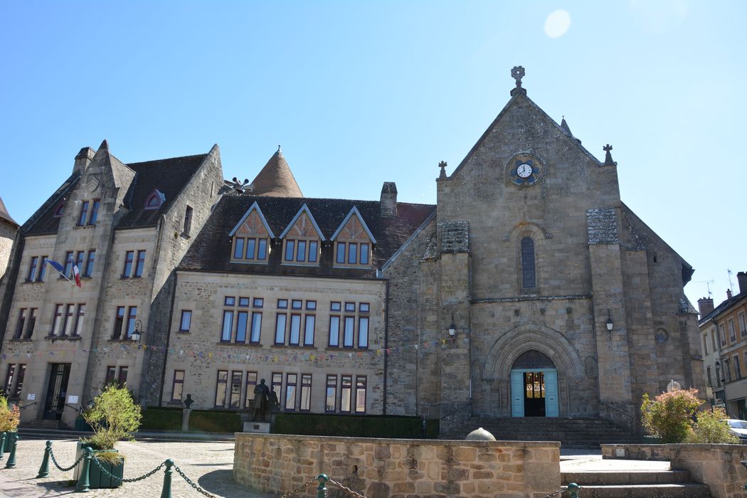 Eglise Saint-Jean-Baptiste : Façade occidentale, vue générale