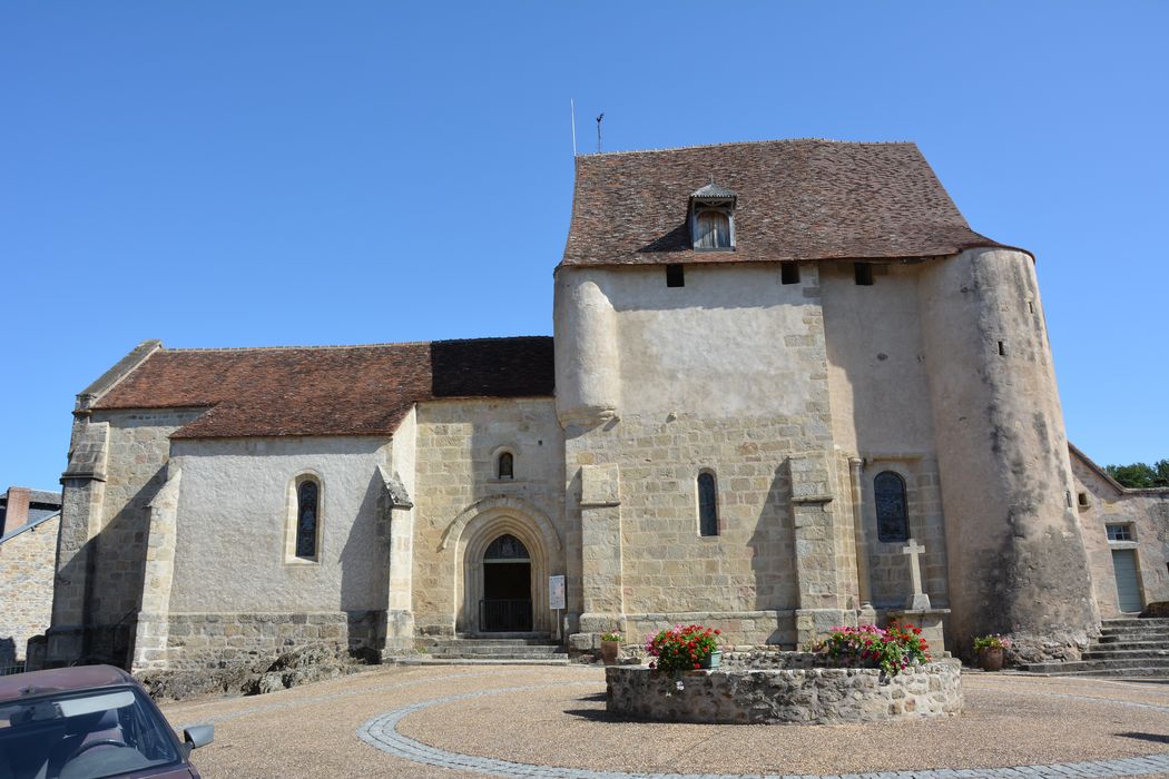 Eglise de la Nativité de la Vierge : Façade latérale sud, vue générale