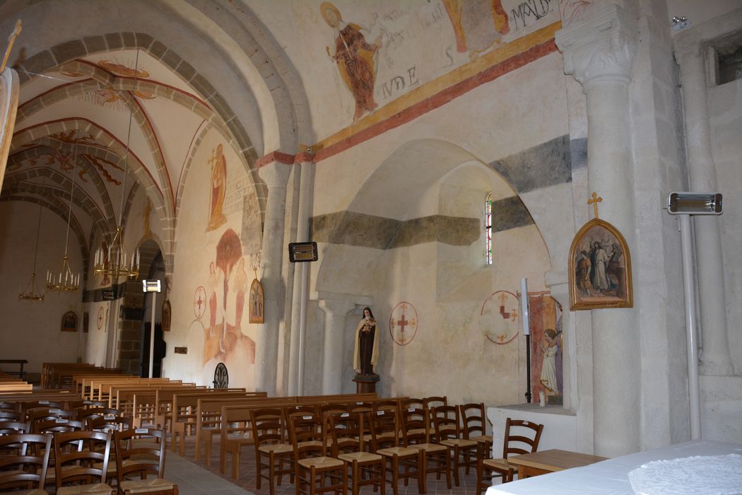 Eglise de la Nativité de la Vierge : Nef, vue partielle