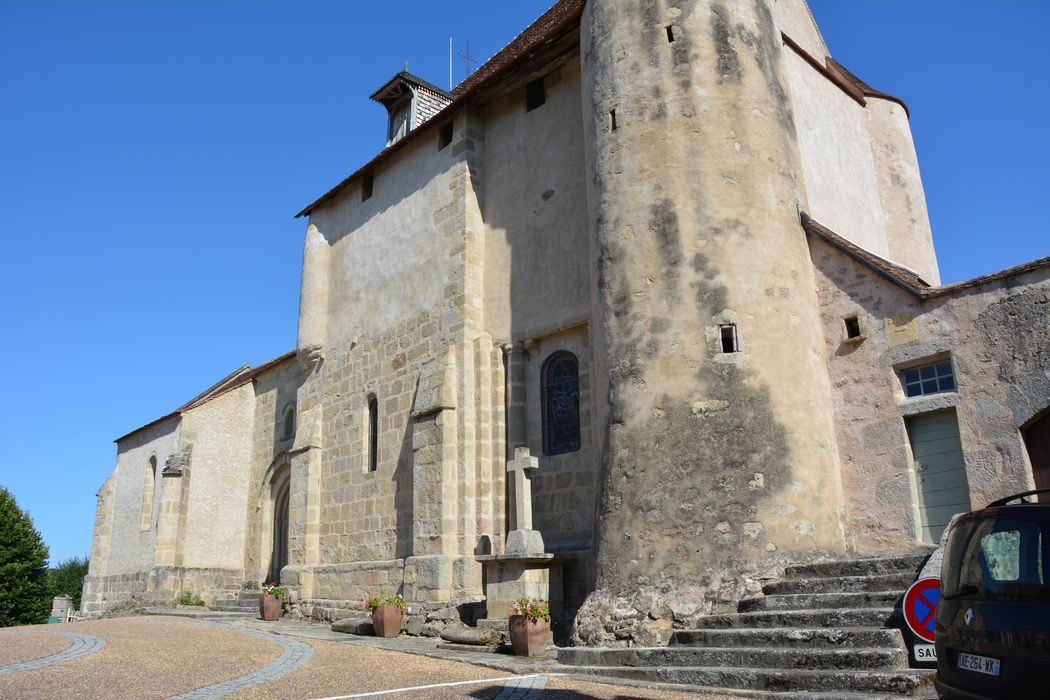 Eglise de la Nativité de la Vierge : Façade latérale sud, vue générale