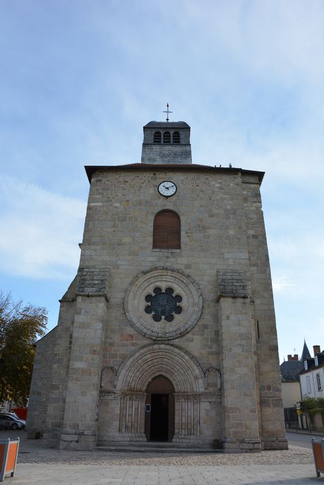 Eglise Saint-Martin : Façade occidentale, vue générale