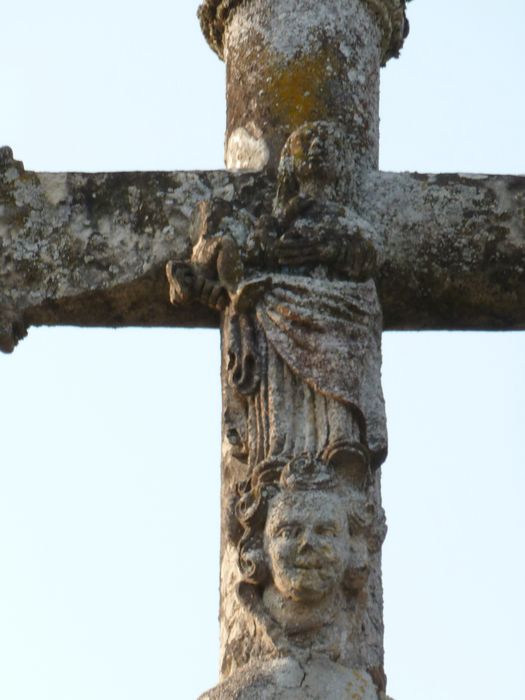 Croix de chemin : Vue partielle