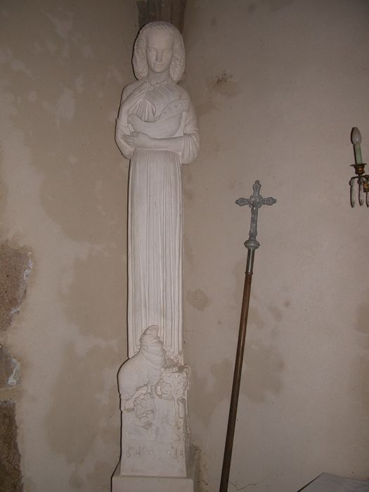 statue : sainte Geneviève