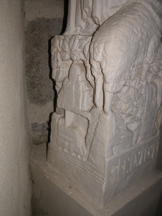 statue : sainte Geneviève, détail