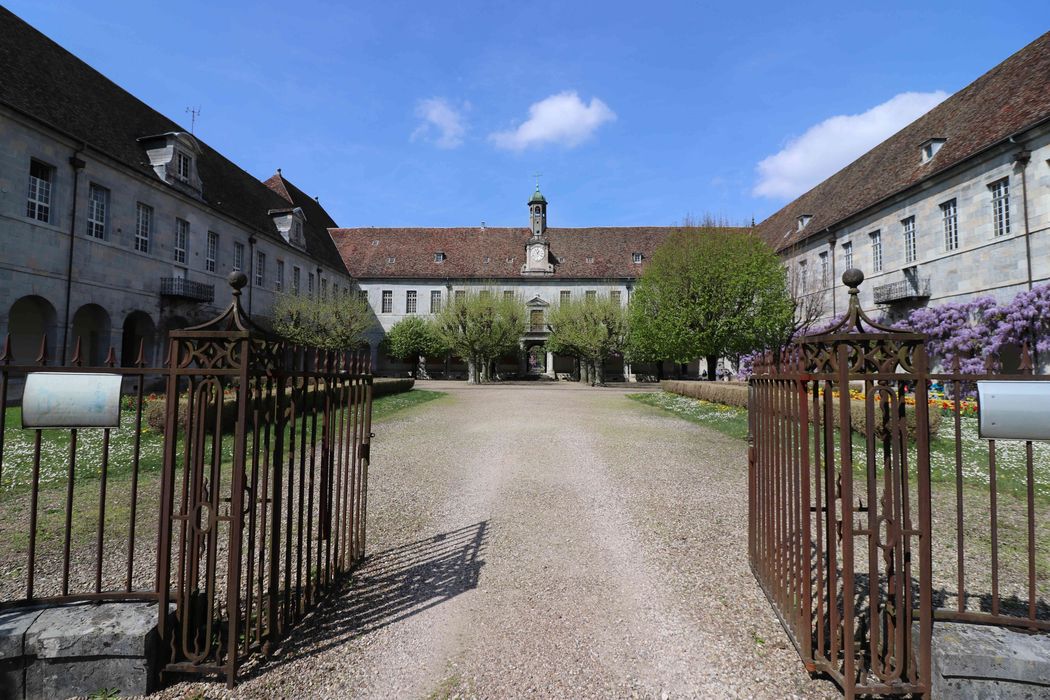 clôture des jardins, vue partielle