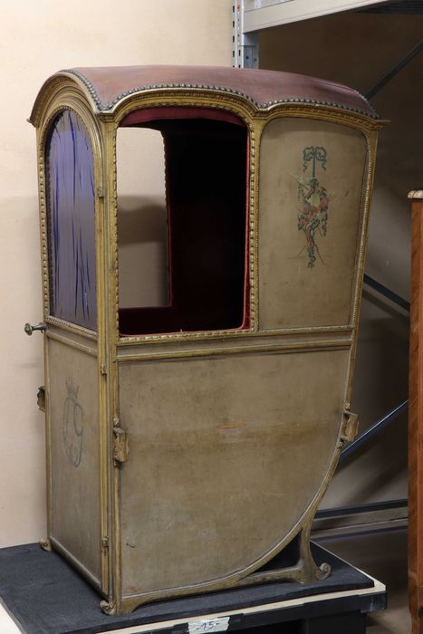 chaise à porteurs - © Ministère de la Culture (France), Conservation des antiquités et des objets d’art du Doubs, tous droits réservés