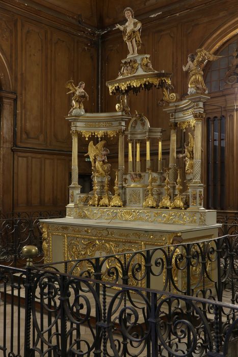 autel dit du Plafond, retable, statues : Anges adorateurs, gradins d'autel, tabernacle, ciborium