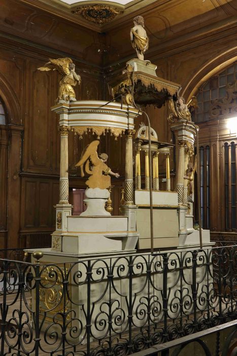 autel dit du Plafond, retable, statues : Anges adorateurs, gradins d'autel, tabernacle, ciborium