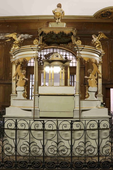 autel dit du Plafond, retable, statues : Anges adorateurs, gradins d'autel, tabernacle, ciborium