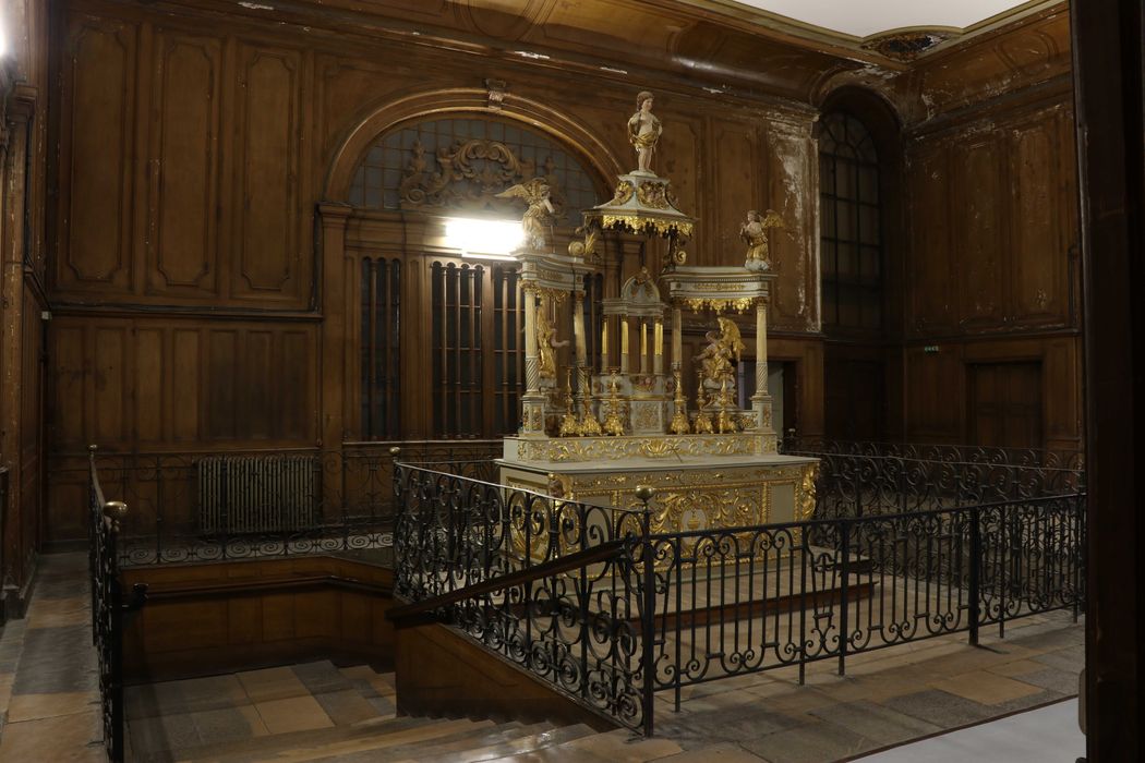 autel dit du Plafond, retable, statues : Anges adorateurs, gradins d'autel, tabernacle, ciborium