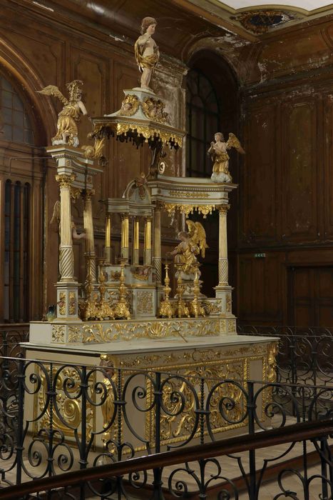 autel dit du Plafond, retable, statues : Anges adorateurs, gradins d'autel, tabernacle, ciborium