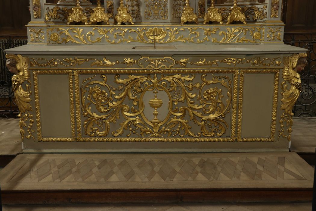 autel dit du Plafond, retable, statues : Anges adorateurs, gradins d'autel, tabernacle, ciborium