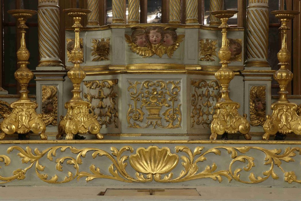 autel dit du Plafond, retable, statues : Anges adorateurs, gradins d'autel, tabernacle, ciborium