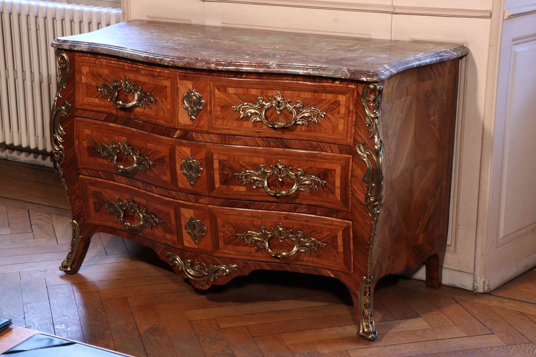 commode - ©Ministère de la Culture (France), Conservation des antiquités et des objets d’art de Côte-d'Or, tous droits réservés