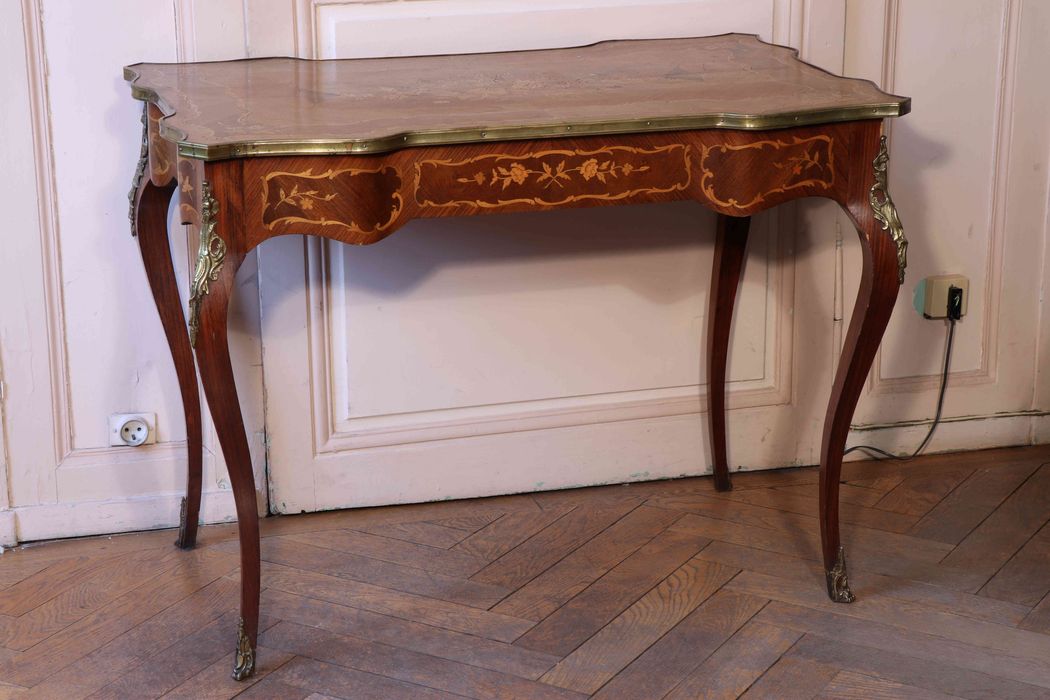 bureau - ©Ministère de la Culture (France), Conservation des antiquités et des objets d’art de Côte-d'Or, tous droits réservés