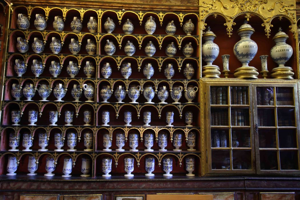 hôpital Saint-Jacques : Apothicairerie, salle de la pharmacie