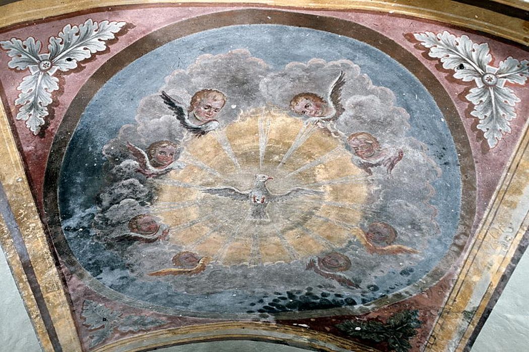 peinture monumentale du plafond de la troisième chapelle à gauche : Saint-Esprit - © Ministère de la Culture (France), Conservation des antiquités et des objets d’art de la Drôme – Tous droits réservés