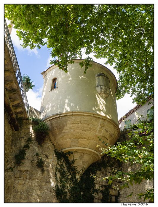 vue générale de la chapelle depuis la berge