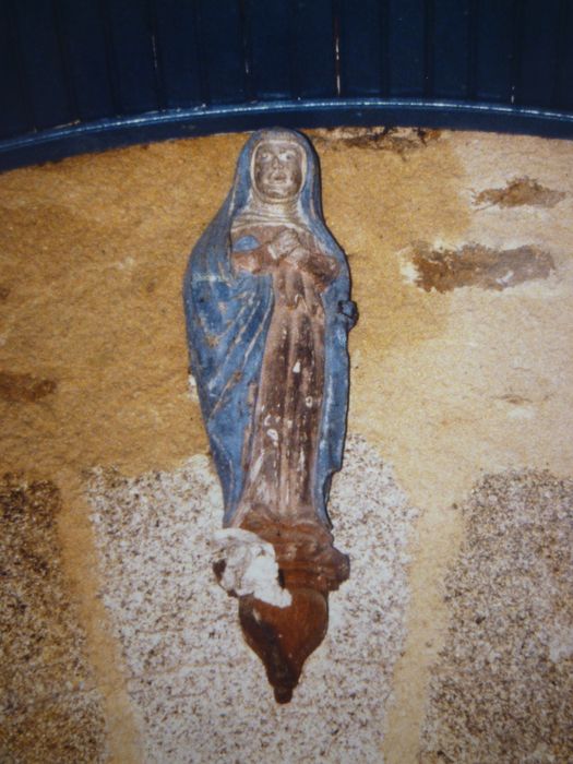 statue : la Vierge, vue générale