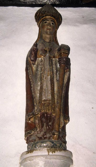 statue : Saint évêque, vue générale - © Ministère de la Culture (France), Conservation des antiquités et des objets d’art du Finistère, tous droits réservés