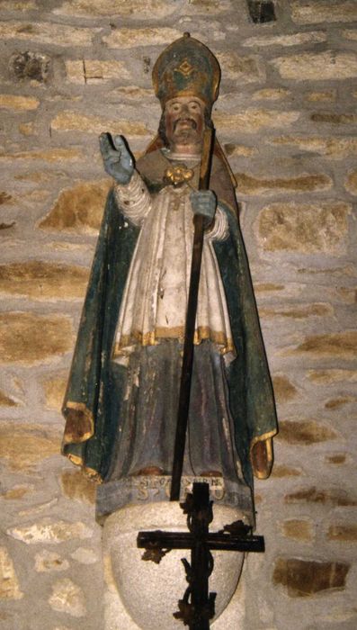 statue : Saint Cado en évêque, vue générale - © Ministère de la Culture (France), Conservation des antiquités et des objets d’art du Finistère, tous droits réservés