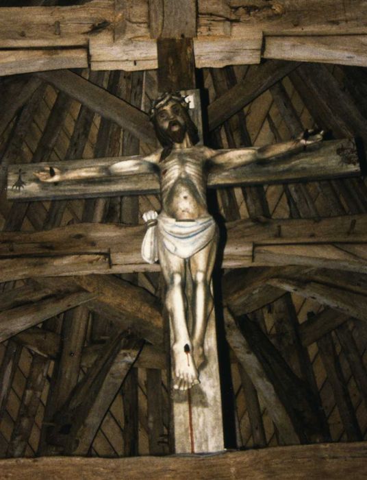 statue : Christ en croix, vue générale - © Ministère de la Culture (France), Conservation des antiquités et des objets d’art du Finistère, tous droits réservés