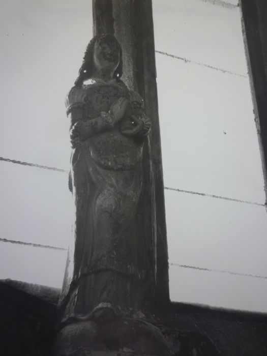 statue : Sainte Madeleine, vue générale - © Ministère de la Culture (France), Conservation des antiquités et des objets d’art du Finistère, tous droits réservés