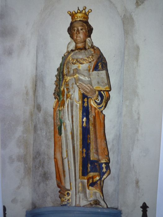 statue : Sainte Catherine ?, vue générale - © Ministère de la Culture (France), Conservation des antiquités et des objets d’art du Finistère, tous droits réservés