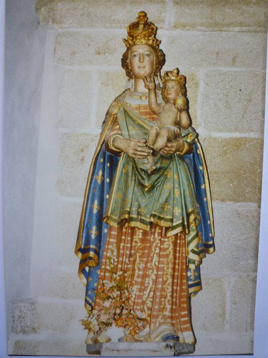 statue : Vierge à l'Enfant, vue générale - © Ministère de la Culture (France), Conservation des antiquités et des objets d’art du Finistère, tous droits réservés