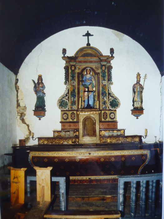 maître-autel ; retable ; statue : Sainte Espérance, vue générale