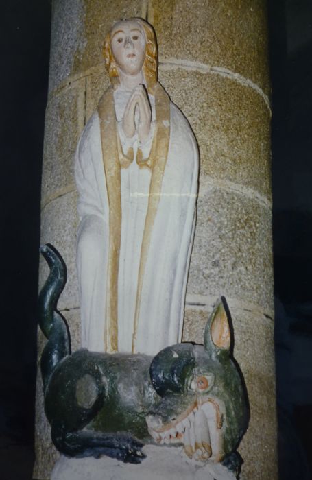 statue : Sainte Marguerite, vue générale - © Ministère de la Culture (France), Conservation des antiquités et des objets d’art du Finistère, tous droits réservés