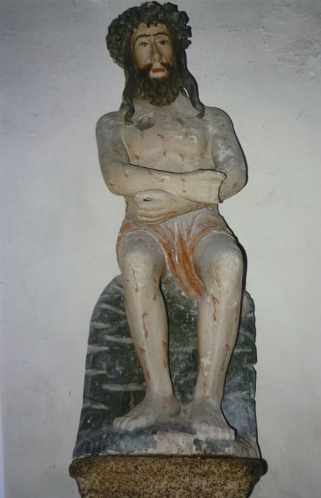 statue : Christ attendant le supplice, vue générale - © Ministère de la Culture (France), Conservation des antiquités et des objets d’art du Finistère, tous droits réservés