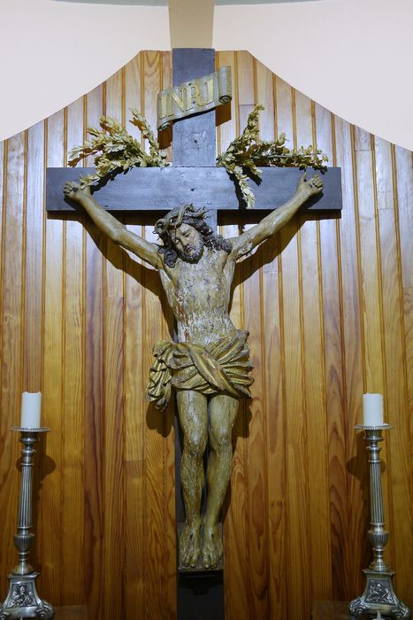 statue : Christ en croix, vue générale - © Ministère de la Culture (France), Conservation des antiquités et des objets d’art du Finistère, tous droits réservés