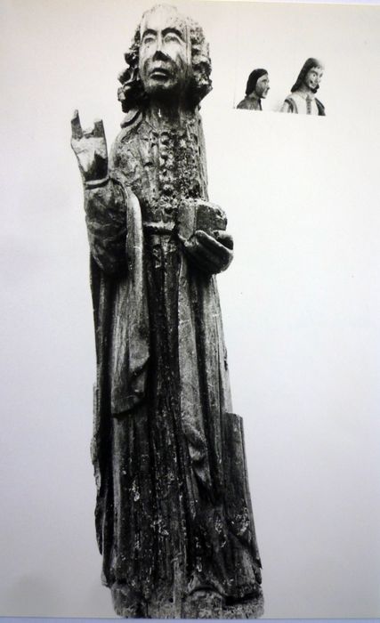 statue : Saint Jean l'Evangéliste, vue générale - © Ministère de la Culture (France), Conservation des antiquités et des objets d’art du Finistère – Tous droits réservés