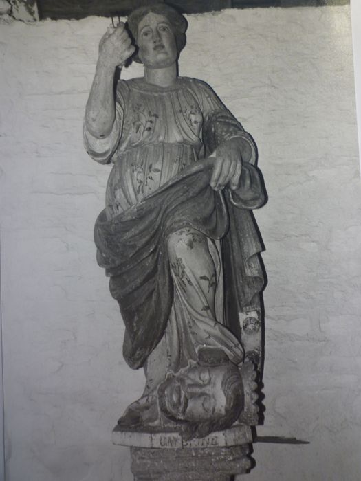 statue : Sainte Catherine, vue générale - © Ministère de la Culture (France), Conservation des antiquités et des objets d’art du Finistère, tous droits réservés